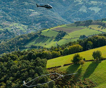 Plus de 90 000 kilomètres ont été parcourus en 2024 dans le cadre des levés de géophysique aéroportés en France métropolitaine, comme ici dans le Massif central. © Alexandre Magnan