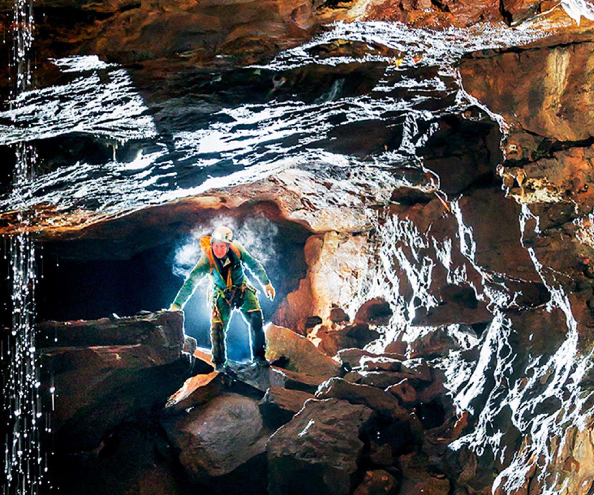 BRGM is responsible for groundwater monitoring. Underground river of Malaval (Lozère, France). © Rémi FLAMENT