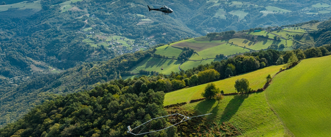Plus de 90 000 kilomètres ont été parcourus en 2024 dans le cadre des levés de géophysique aéroportés en France métropolitaine, comme ici dans le Massif central. © Alexandre Magnan