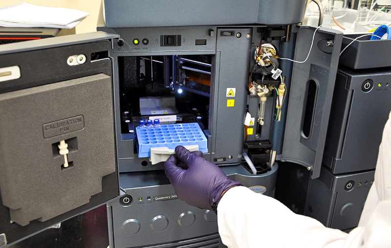 The mass spectrometer is used to analyse samples for metabolites of plant protection substances. © BRGM - C. Boucley