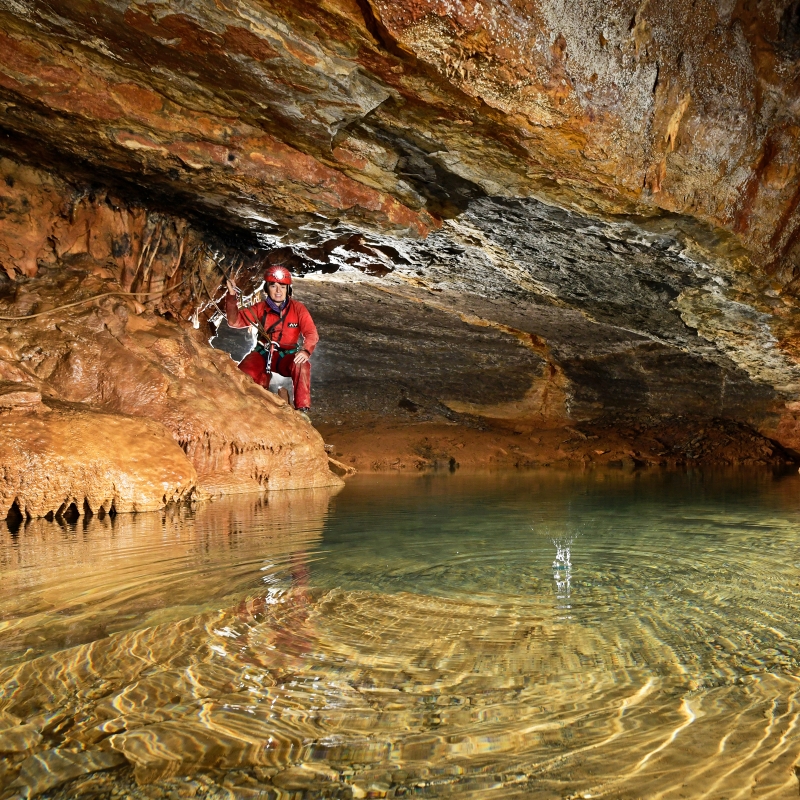 Small underground lake in the cave of the Cabane de Saint-Paul des Fonts (Aveyron). © Philippe Crochet