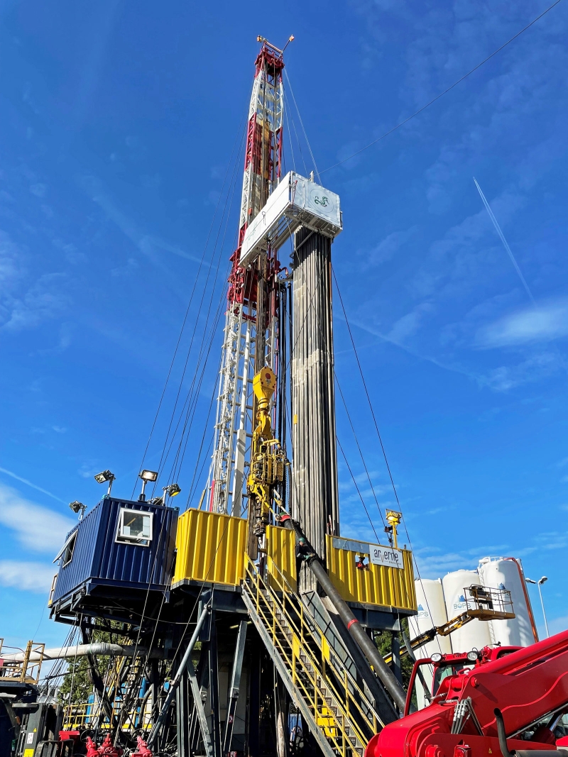 Drilling rig in operation - Evry Doublet. © CFG