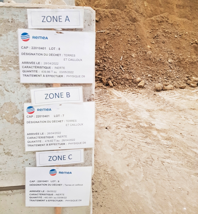 Classification of soil batches on a processing platform. © BRGM – N. Dubrac