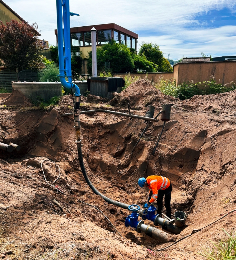 Mise en sécurité de conduites enterrées par injection de béton. © BRGM - DPSM
