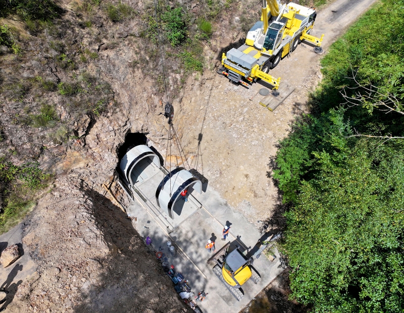 Des techniques de tunnel ont été mises en œuvre pour la réfection d’une galerie passant sous la route départementale RD 9 à Molèdes (15). © BRGM - DPSM
