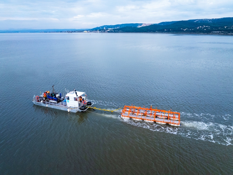 The seismic reflection campaign on the Arc basin was carried out between 21 October and 20 November 2024, on roads as well as on the Etang de Berre.  © S3 Robert-Famy